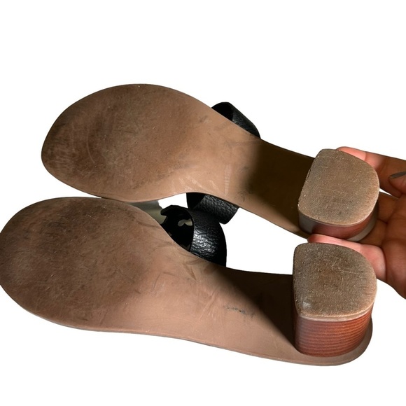 Tory Burch Black Moore Elba Tumbled Leather Thong in Black size 9 - Picture 11 of 15